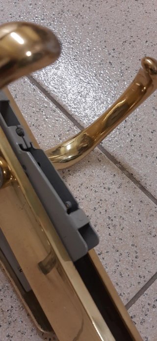 Pomo de puerta TESA latón