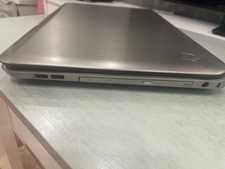 Portátil HP Intel Core i7