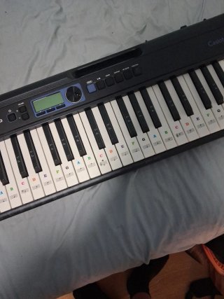 Piano Casio CT-S130