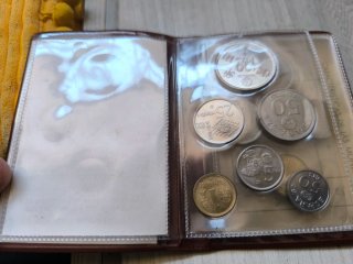 Álbum cartera Monedas Mundiales 1982 *80 *81 *82