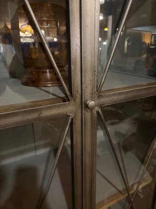Vitrina Diseño Madera, Metal y Cristal