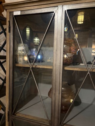 Vitrina Diseño Madera, Metal y Cristal