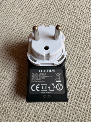 Cargador Fujifilm BC-45B UK Adaptado