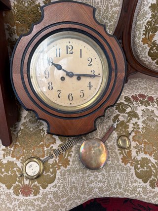 Reloj de péndulo de madera con llave