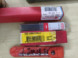 Lote brocas HSS, SDS-Plus y portabrocas
