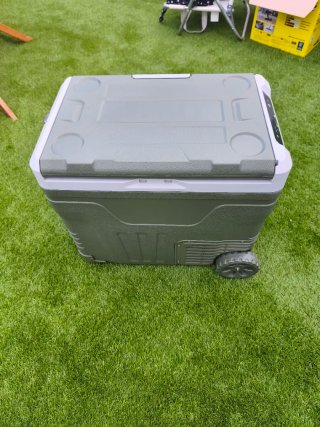 Nevera Portátil Eléctrica Outsunny 45L