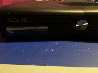 Xbox 360 con 3 mandos y cargador