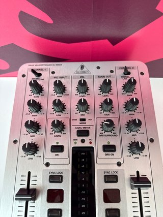 Mesa DJ Behringer Vmx 2000