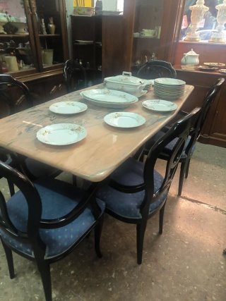 Mesa de mármol con 6 sillas