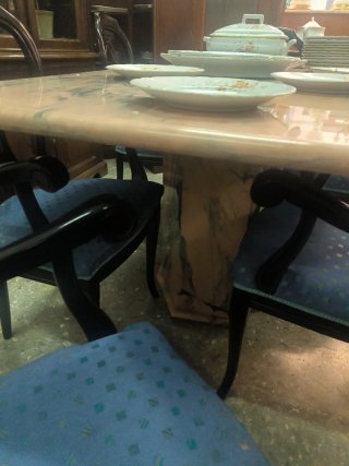 Mesa de mármol con 6 sillas