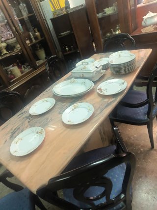 Mesa de mármol con 6 sillas