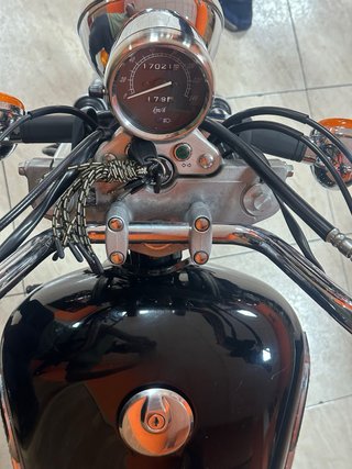 Suzuki 250 Negra - Moto Cruiser