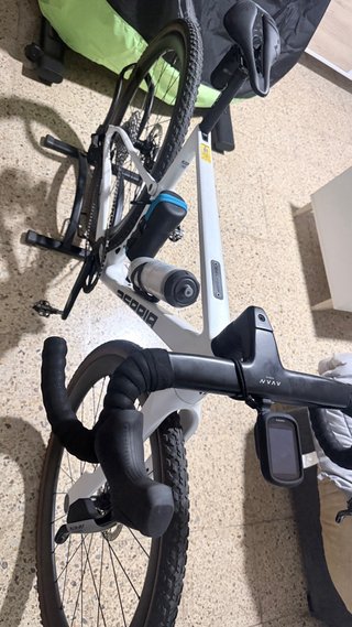 Bicicleta Berria Gravel Carbono cambio electronico