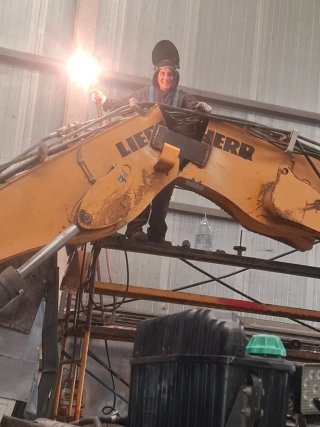 Realizo trabajos de soldadura