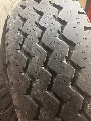 4 Neumáticos 215/75/16