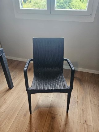 SET: Mesa de exterior y 4 sillas