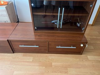 Conjunto Mueble TV y Vitrina Madera chapada