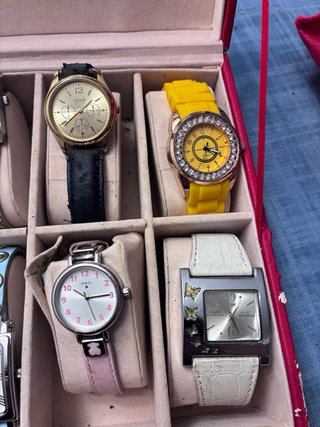 Lote de 8 Relojes Mujer. Uno de Tous