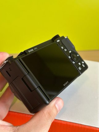 Sony ZV-E10 – Como nueva (Solo 5 usos en estudio)
