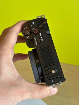 Sony ZV-E10 – Como nueva (Solo 5 usos en estudio)
