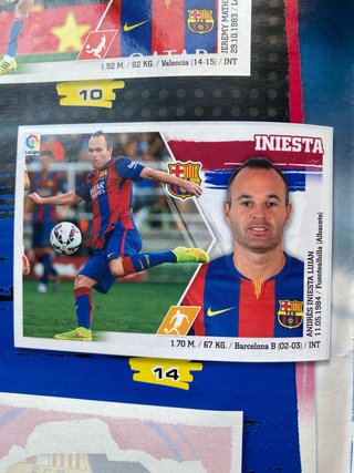 Álbum Liga 2015-16 con cromo de Messi.