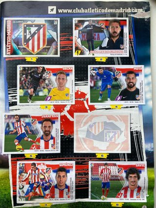 Álbum Liga 2015-16 con cromo de Messi.