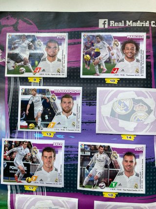 Álbum Liga 2015-16 con cromo de Messi.