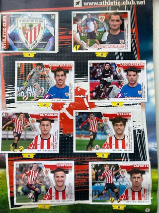 Álbum Liga 2015-16 con cromo de Messi.