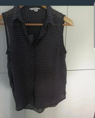 Blusa sin mangas estampada