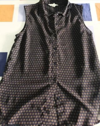Blusa sin mangas estampada
