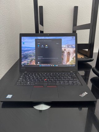 Ordenador portátil lenovo Thinkpad i5  8 Generació