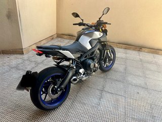 Yamaha MT-09 SP Gris y Azul