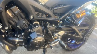 Yamaha MT-09 SP Gris y Azul