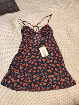 Vestido Bershka flores