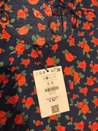 Vestido Bershka flores