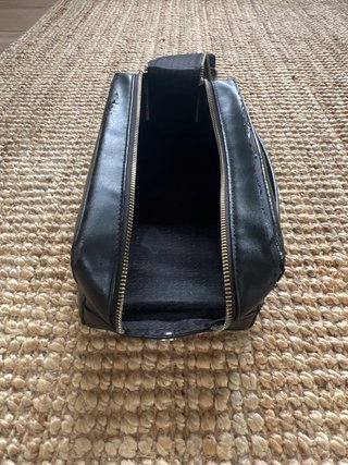 Neceser / Bolso de mano Guess Negro