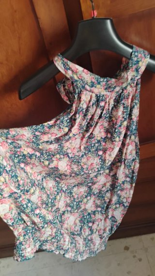 Blusa floral sin mangas talla L
