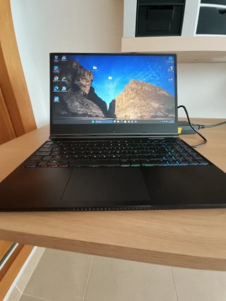 XMG RTX 2070 8GB, I7 10750H, RAM 16GB, SSD 512GB