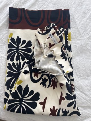 Pantalón estampado Zara