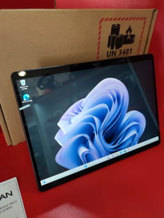 Microsoft Surface Pro 9 Intel Core i5 256GB