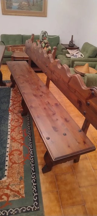 Mesa bodega y 2 escaños de madera