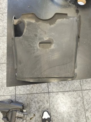 Tapa suelo Peugeot Tweet 125