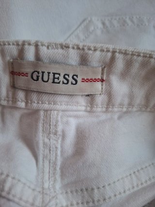Pantalón corto blanco Guess