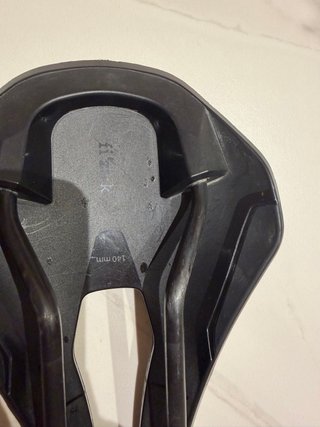 Sillín Fizi:k Vento Argo Carbon 140mm