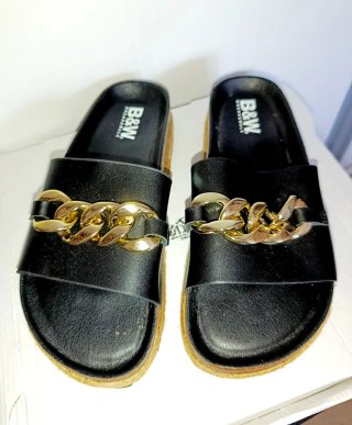 Sandalias B&W Breakwalk Plataforma Cadena Dorada