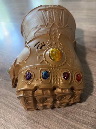 Guante de Thanos Dorado Multicolor