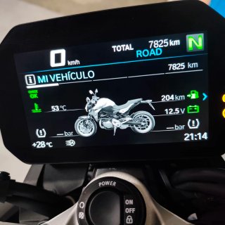 BMW F900R Naked Moto