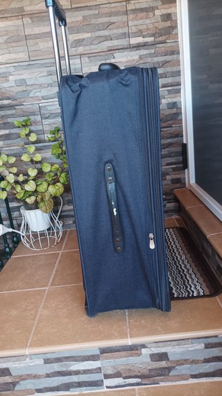 Maleta de viaje azul. 71 / 42 / 26
