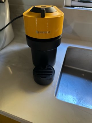 Cafetera Nespresso Vertuo Amarilla