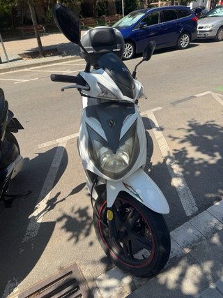 Moto Scooter SYM Symphony 125 SR Blanca